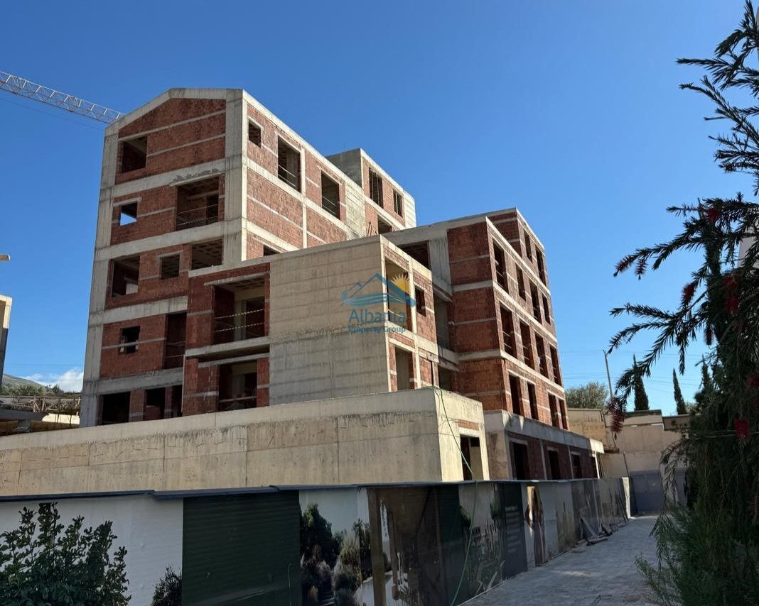 17 Rruga Perivolo Dhermi, Vlore 9422